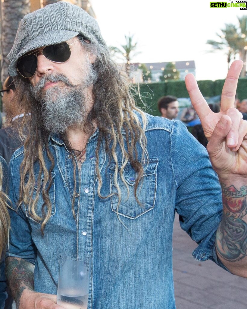 Sheri Moon Zombie Instagram - Happy Birthday Rob! You just keep getting better with age my love 🎂. #happybirthdayrobzombie #birthdayboy#robzombie #sherimoonzombie