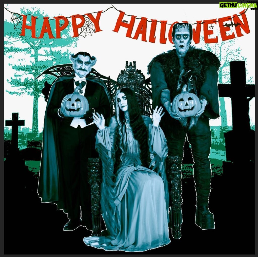 Sheri Moon Zombie Instagram - BOO!!! Happy Halloween 🎃 🍂👻🧡☠️. #happyhalloween #themunsters #lilymunster #robzombie #happyanniversary #iloverobzombie