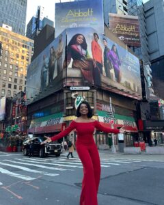 Sheryl Lee Ralph Instagram - It’s Abbott Elementary Day!!! How perfect that the school bus just passed me right as I was taking this photo. Go figure! 🏫 🚌. @abbottelemabc