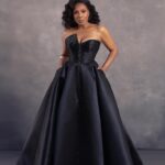 Sheryl Lee Ralph Instagram - Tonight, we toast to the performances that moved us and the stories that inspired us. Cheers! @sagawards 🥂 Styled by @ivycoco23 Hair @sharifposton Makeup @juanice.mua Dress @waadaloqaili Tailoring @klvn.s Shoes @rogervivier Earrings @fernandojorge Photographer @iamjamesanthony Photo Assist @Tyblassingame