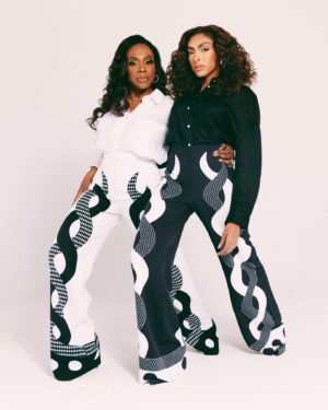 Sheryl Lee Ralph Instagram - From holding you in my arms, to watching you conquer the world, every moment has been a blessing. Nothing compares to being your mother, @ivycoco23. Collaborating with you has brought so much light into my life, and thanks to @teenvogue for sharing our story. If there is one thing we’ll do together, its SHINE baby.

Photographer: @brotherjunior
Stylist: @ivycoco23
Makeup: @frankyraw
Hair: @_casscaroline_
Assistant: @teachluv
Wardrobe @houseofaama & @shantalllacayo
