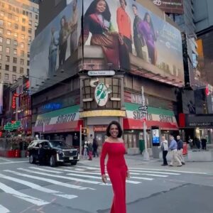 Sheryl Lee Ralph Instagram - It’s Abbott Elementary Day!!! How perfect that the school bus just passed me right as I was taking this photo. Go figure! 🏫 🚌. @abbottelemabc