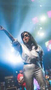 Shilpa Rao Instagram - #BANGKOK see you tonight 🤩🤩🤩. @buttonchutney @chandanraina @sharmasajal @johnston_dsouza @rohitprasannaflute @anil.chawla.keys @soothermusic @sarthak.pahwa @girish.dias @collectiveartistsdiaries @shotbyviper let’s do this 🤘🤘🤘. #shilparao #shilparaolive