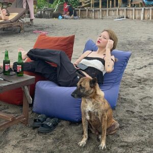 Shin Ji-min Instagram - 😉🤿🐕🌅😎🪑📱🍺💤✈️