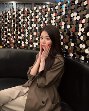 Shin Ji-yeon Thumbnail - 62.3K Likes - Most Liked Instagram Photos