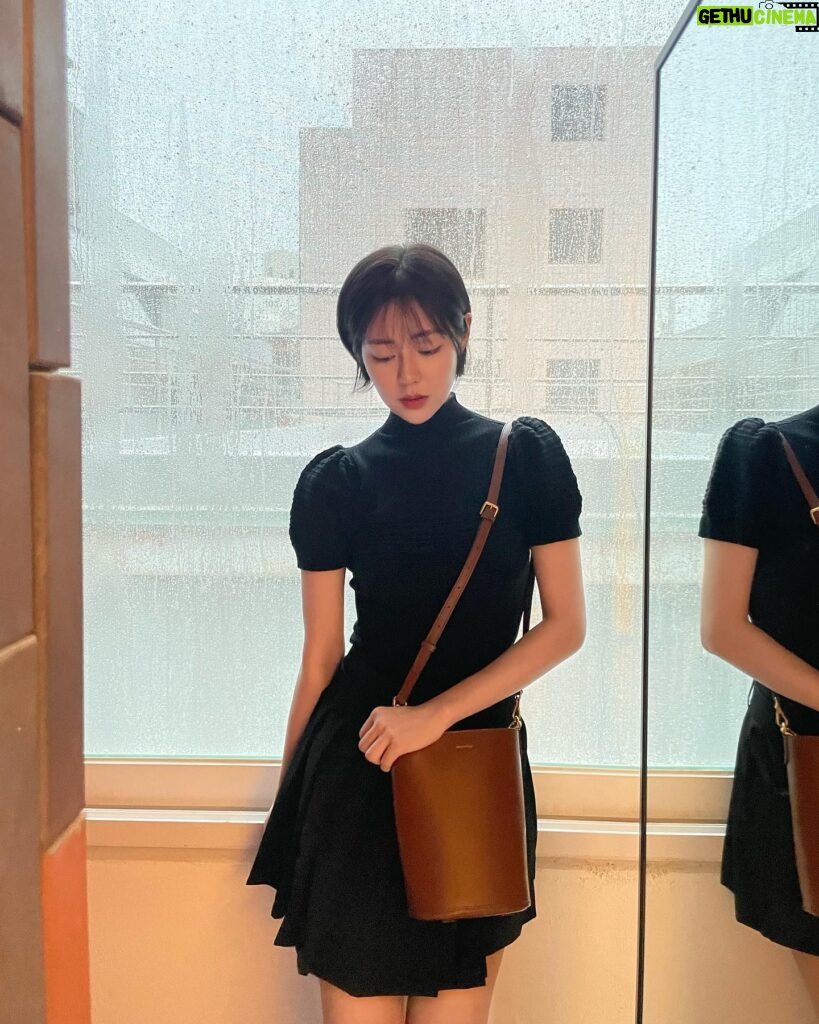 Shin Seul-ki Instagram - #광고 @beanpole.accessory와 함께 가을 준비해요🤎👜🍂 #빈폴 #노라백 #빈폴액세서리