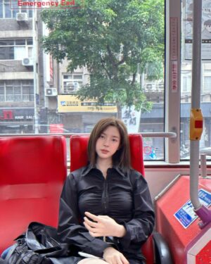 Shin Su-hyun Instagram - 😎