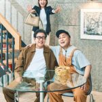 Shiori Sato Instagram - . 「BAILA」5月号 こ~んにちは~👐錦鯉さんをお招きした "父と上司と新生活着回し"アザーカットです🥛 商店街のみんなからも愛される自慢のおとうちゃんを長谷川さんに かっこよくて優しくてお仕事は完璧だけれど恋には奥手な上司を渡辺さんに あたたかく優しく演じていただきました！ 撮影の合間にはこんなお洋服初めて着たよと 1カット1カット終わるごとに ご自分の携帯で写真を撮っていた長谷川さん☺️ (どんな時に見返すのかな、参考にしてもらえるのかな🤭♡) どれもこれもお似合いだったけれど、 とくにスタッフさんからの歓声が大きかったコーデに対して こういうのも着てみようかな、お買い取りしようかなあと 本気で悩んでくれていた渡辺さん🥺 わたしはおふたりがお着替えをするたびに、 モテてモテて仕方なくなっちゃうよーー！と 毎カット心の中で叫んでおりました🪽 いつものピシッとしたスーツ姿の錦鯉さんも素敵だけれど ちょっとカジュアルで遊び心溢れるおふたりも さいっっこうですので、是非！！ と、と、と、とても可愛いですよう....！！！🥰