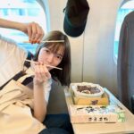 Shiori Sato Instagram - . 始発に乗って5分で大好物朝ごはん☺️ #牛たん弁当紐引っ張ったらあったかくなるやつ #中学の時教室でも食べてた柿の葉寿司🌿