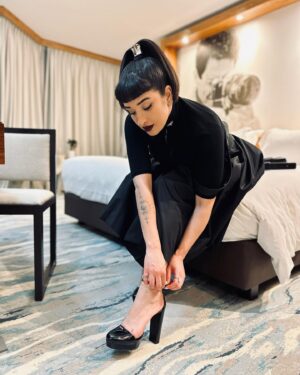Shirine Boutella Instagram - Ce look 🖤 @prada 

Styled by @caulifinger