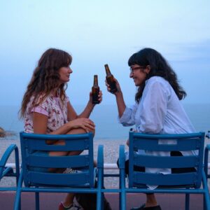 Shirine Boutella Instagram - Leur différence fera leur for… Ouais en fait non.
Sirènes, avec Alice Pol, Shirine Boutella, et Ramzy Bedia en flics infernaux c’est dispo sur Prime Video. 💥