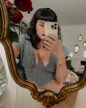 Shirine Boutella Instagram - Modern Self-portrait 🪞

@apmmonaco
#apmmonaco #apmfuncrazylove