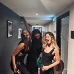 Shirine Boutella Instagram - FilmoraMAX ! Kiff au max ✨ 1. My girls ♥️ 2. Une équipe vreeuumeent.. avec les grands vainqueurs 3. Ça délibère vénère ! 4. Rien qu’on a (tellement) bien mangé chez @cyrilbosviel 5. Rien qu’on fait les touristes 6. Le chef op et le réal du Prix FilmoraMAX « SALMON » 7. À faire 8. A view Merci @filmoramax