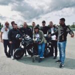 Shirine Boutella Instagram - Encore un groupe WhatsApp .. 🏍️ On a vraiment appris à conduire des motos mêmes si on rigolait bien. Ils me payent pas mais ils méritent qu’on dise qu’ils sont géniaux et que le stage d’une semaine et intense mais ces moniteurs sont bien efficaces ♥️