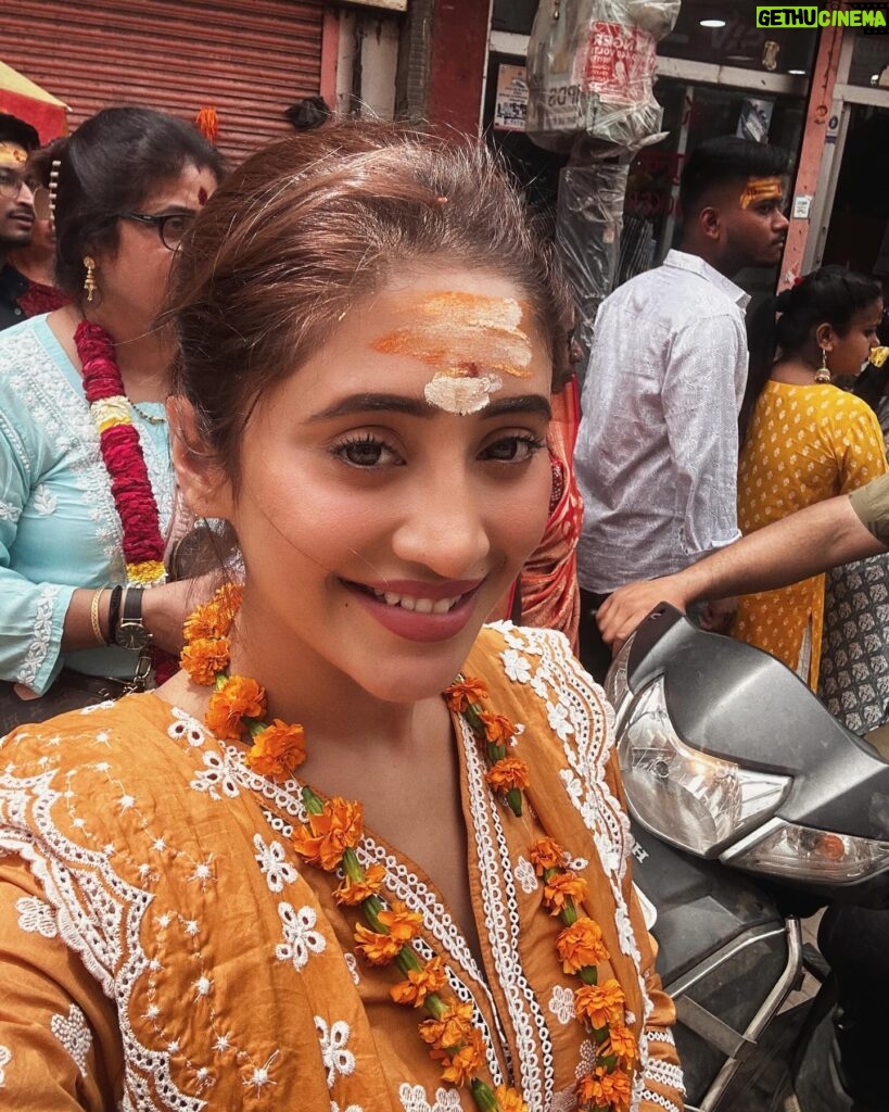 Shivangi Joshi Instagram - हर हर महादेव 🙏🏼 Outfit @shopmulmul ♥️
