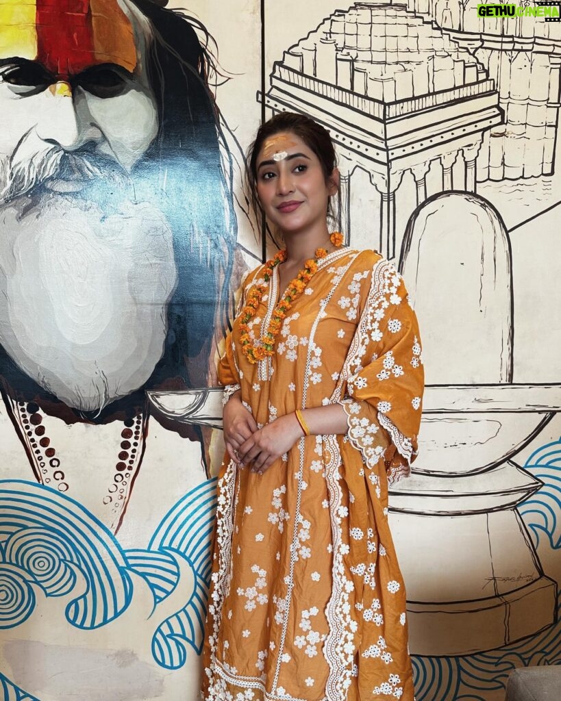 Shivangi Joshi Instagram - हर हर महादेव 🙏🏼 Outfit @shopmulmul ♥️