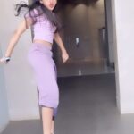 Shivika Rishi Instagram - Like I do …🪻💜 #trendingreels #viralreels #dancevideo #likeido #likeidochallenge #explore #viral