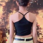 Shivika Rishi Instagram - Jump…💣💛 #tyla #tylajump #jump #instagram #love #dancereels #exploremore #reels #viral #reelsinstagram