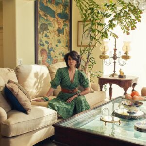 Shohreh Aghdashloo Instagram - I saved this photo shoot for you and for today. 

Your love and support means a lot to me. Thank you for being in my life. 🙏🏼❤️

این عکسبرداری چند هفته پیش انجام شد و من این عکس ها را برای امروز و برای شما نگه داشتم. ممنون از همه محبت و پشتیبانی شما در تمام این سال ها که بسیار برای من اهمیت دارد. دوستتون دارم خیلی زیاد. 🙏🏼❤️

Thank you @DaeHowerton, @iamdallasjlogan, and @taviagarland06 for these amazing shots.