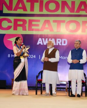 Shraddha Gautam Instagram - May the #NationalCreatorAward inspire us to be graceful, honest and compassionate. May I never lose sight of my responsibilities as a person with a platform. Thank you Government of India, thank you my audience! @mygovindia