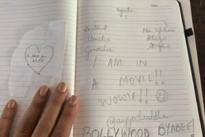 Shraddha Gautam Instagram - 2022, you brought me so much joy!
1. I ran a run in Ladakh and held this kid!
2. I saw myself on the big screen!!
3. I wrote that on day 1, shot 1 of the movie, on the set!
4. I turned to farming this year!!
5. I performed  with my idol & mentor @dariussunawala! 🥹
6. I got back to theatre with The Gentlemen
7. I watched the most amazing sunset in Udaipur!
8. My Bougainvillea survived the year!!!
9. I performed for the most amazing people, so much stand up this year and the last one for the year was for the First Family of Dharmasthala! Whaaaa!!!😇
10. Good Money I made this year 😁
#2022