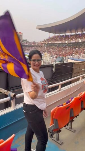 Shreema Bhattacherjee Instagram - Thank you so much @kkriders 💜
What a great experience 🤗
I love you  love@iamsrk ❤️

শুভ সূচনায় শুরু হলো ১৪৩১ এর ✨

Forever #kkr 💜💜

#kkr #clubhouse #edengardens #ipl #sharukhkhan #srk #blessed #matchday