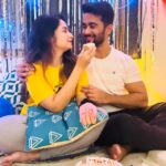 Shreema Bhattacherjee Instagram - কাল রাত তখন ঠিক বারোটা🙈আয়োজন একেবারে এলাহি❤️ জন্ম হয়েছিল বহুকাল আগে তবুও সেই খুশি কমেনি প্রিয় মানুষ গুলোর ধন্যবাদ @officialindranil @lisaachatterjee ❤️❤️❤️