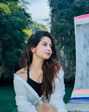 Shreema Bhattacherjee Instagram - This is the life❤️✨

#krabi #krabithailand #longtailboat #beyou #explore #naturelovers #blessed #thankyouniverse #thailand🇹🇭