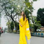 Shreema Bhattacherjee Instagram - Wearing sunshine on a cloudy day.🌻 📸 @saptarsi_ghosh #saraswatipuja #saree #valentineday