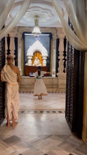 Shristi Shrestha Instagram - 🕉️☮️💟