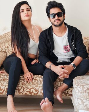 Shrutika Gaokkar Instagram - To be brave is to love someone unconditionally, without expecting anything in return#instagood #viral #couplegoals #attitude #viralvideos #dilekvillainreturns