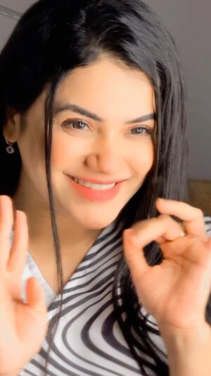 Shrutika Gaokkar Instagram - 😋