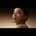 Shu Qi Instagram - 勾勒骨相 光影立體 和我一起步入@tomfordbeauty「光影底妝」新境#TF奢金氣墊# 奢光入妝 立體上鏡。