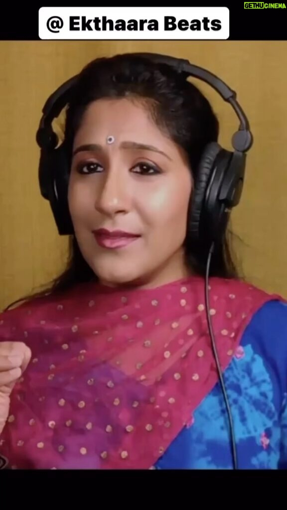 Shweta Mohan Instagram - Navarathri song @ ekthaara beats - a complete music channel #navaratri #mahanavami #vijayadashami #devi #saraswathi #devotional #devisongsmalayam #shwetamohan #ranjinraj #thaarajeyashankar