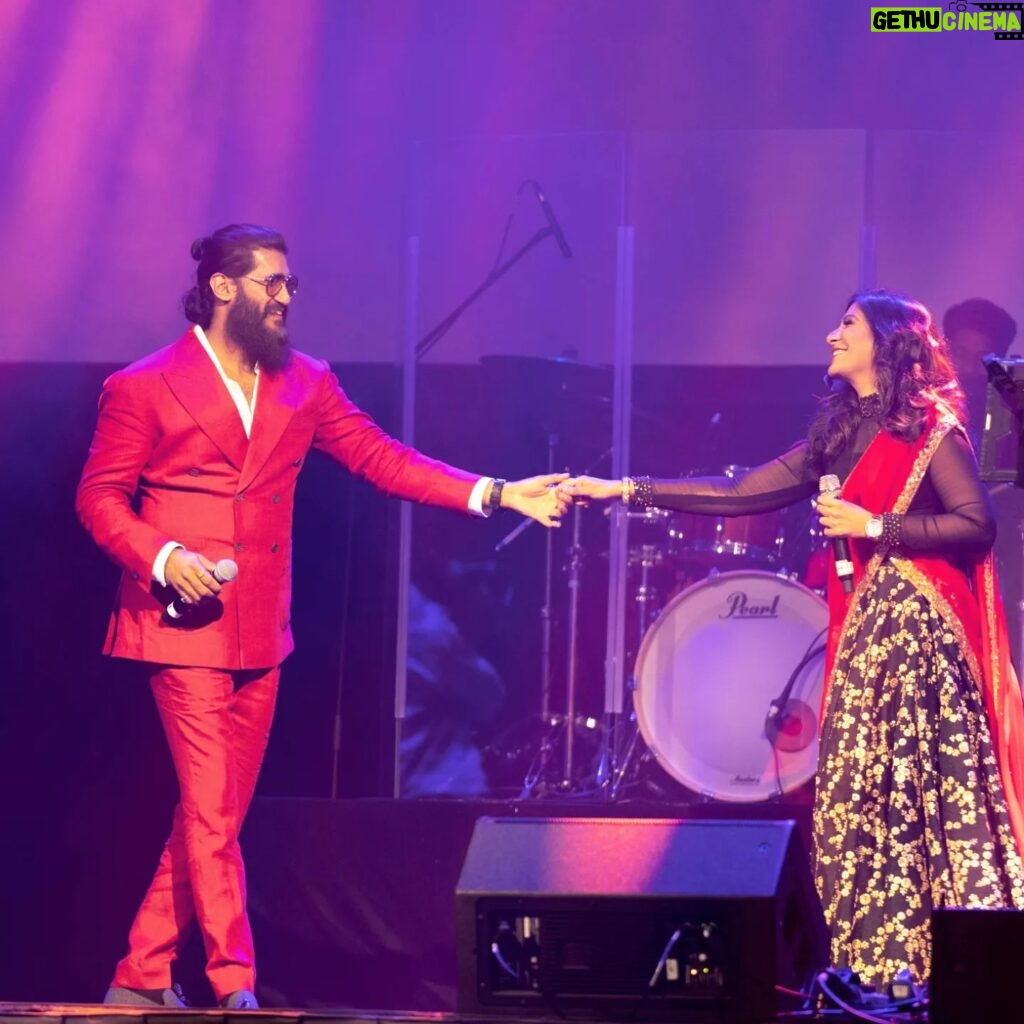 Shweta Mohan Instagram - This time last week ... Revelling in the love that was showered on us at the #InnumKonjamIsai #TOUR23UK ... Thank you for being a FANTASTIC audience #Birmingham and #London ❤️‍🔥 These two concerts are going to be cherished forever 💫 Thank you for these amazing captures @vijayvendhan