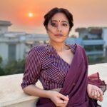 Shweta Tripathi Instagram - Sun aur main, dono set ✅ Beauty & mane magic @sofiexhmu___ 📸 by my ⭐️ @hriyamarfatia @netflix_in @bhansaliproductions #Heeramandionnetflix #Premiernight #SustainableSundari 👸🏽✨