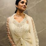 Shyamala Instagram - Who needs colours …? When we look fabulous in #white . #favcolor Styled by : @impriyankasahajananda Outfit : @aaliyadeeba_official Jewellery : @anyas_2020 Makeup : @vinod_bridelmakeupartist Hair : Chandu