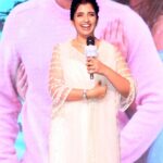 Shyamala Instagram - Who needs colours …? When we look fabulous in #white . #favcolor Styled by : @impriyankasahajananda Outfit : @aaliyadeeba_official Jewellery : @anyas_2020 Makeup : @vinod_bridelmakeupartist Hair : Chandu