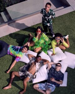 Sierra Capri Instagram - Looking at Instagram like- BUT Whos watching Season 4 right now?🤍💚