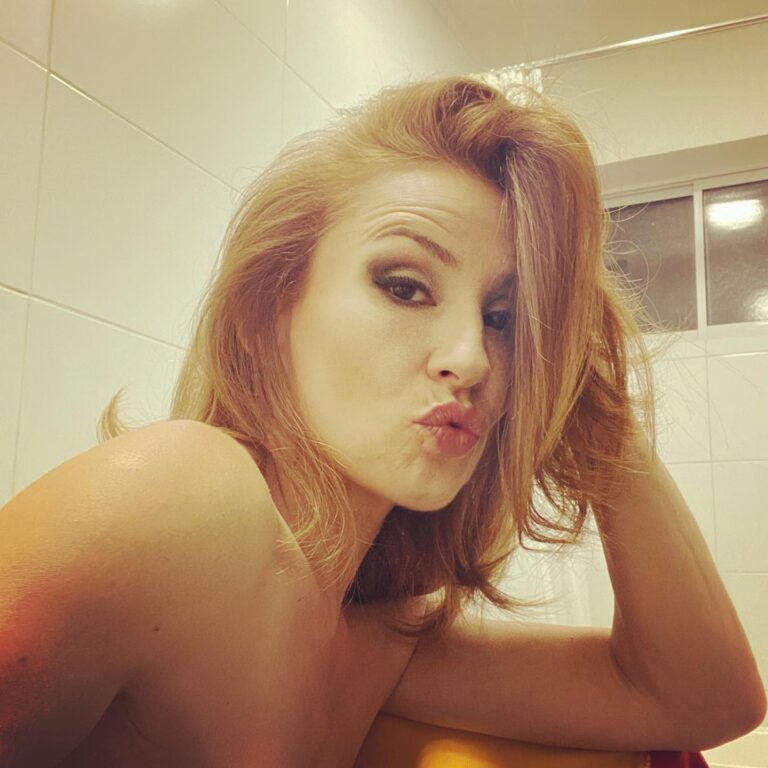 Sigrid Alegría Instagram - Me toca baño 🛀