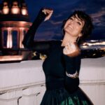Silvia Abril Instagram - Recordando la maravillosa noche que nos hizo vivir @fotogramas_es y el precioso discurso de @julieta_martialay ❤️❤️ Fue un honor para mi poder entregar el premio a mejor actor de teatro, enhorabuena @mikiesparbe y a todos los premiados y nominados. Gracias a la familia @cramtalent por acompañarme otra noche más 🥰🥰 Y a @rodrigogalo_ porque siempre hace su magia @shiseido #ShiseidoMakeup