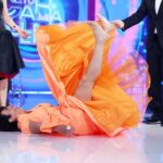 Silvia Abril Instagram - Esta noche a las 22:00 estaré formando parte del jurado de @tucaramesuena en @antena3com ❤️😍 ¿Estáis preparados? Yo no paré de reírme y de caerme, espero haber estado a la altura de mi querido @angelllacer_oficial No os lo perdáis!! ✨
