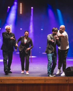 Silvia Abril Instagram - Feliz de compartir escenario con Leo Harlem, Goyo Jiménez, Luis Piedraíta y siempre de volver a EMHU 🖤
Gracias por el recibimiento A Coruña 😍