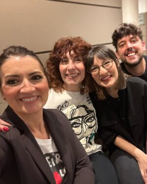 Silvia Abril Instagram - Feliz de compartir escenario con Leo Harlem, Goyo Jiménez, Luis Piedraíta y siempre de volver a EMHU 🖤
Gracias por el recibimiento A Coruña 😍