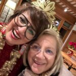 Silvia Abril Instagram - Aquí la MADRE y todo el séquito de madres al q tú has dado luz, gracias MAMA por todo , gracias y más gracias por darnos la vida y enseñarnos a ser la mejor versión de tí. Mujer tierna, amorosa, divertida, fuerte y flexible, alegre y mandona, bondadosa y generosa. Eres INSPIRACIÓN y TE AMOOOOOO aunque no te llame cada día, TE AMO!!!! FELIZ DÍA DE LA MADRE, MAMA!!! Y este año con una madre más en la família!!! BENVINGUDA @meritxell_abril !