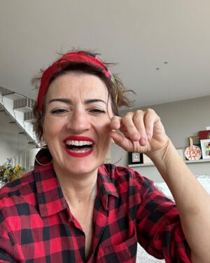 Silvia Abril Instagram - Hoy toca sesión de selfies y de risas esas que no falten ❤️😍🤣