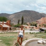 Silvina Luna Instagram - Mi hobby en mis años de viajera fue fotografiar paisajes y momentos. Capturar aquello que me emocionaba e inspiraba. Ahora me animo y de a poco les voy a ir compartiendo!⁣ ⁣ Tuve la suerte de viajar a muchos rincones de nuestra querida Argentina. Acá les dejo una del cerro de los 7 colores, Purmamarca, Jujuy.⁣ Lugar soñado no solo por sus maravillosas postales sino por su pueblo, por la calidez de las personas que viven ahí. ⁣ Fui hace 14 años aprox y fue el último viaje que hice con mi mama Roxana. Me habia invitado Marley a grabar un programa de juegos y ella me acompañó con su dulzura y amorosidad..⁣⁣ ⁣ Si pudieras viajar a cualquier parte del mundo ahora mismo, donde irías? ⁣