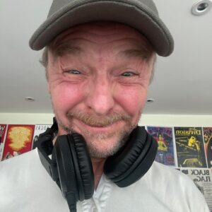 Simon Pegg Instagram - Me by @drgotts and me by me. 😘