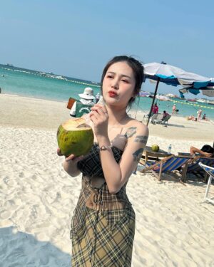 Siriamol Onkoon Instagram - 🌴🥥🌊
