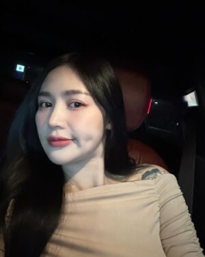 Siriamol Onkoon Instagram - จีบเธอไม่ได้ แม่ไม่อยากให้มีแฟน ก็เลยจีบแม่เธอแทน ห้ะ..
